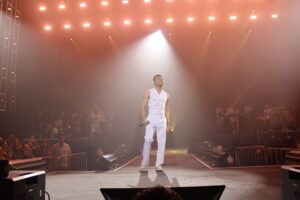 Cierra Carlos Rivera su gira 20 años en el Auditorio Telmex
