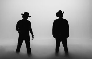 Christian Nodal y Alfredo Olivas fusionan sus voces con Se Vienen Días Tristes