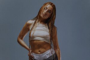 Belén Aguilera continúa la evolución artística con Mis Amigos
