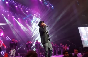 Auditorio Telmex vive del romance y baile con Remmy Valenzuela