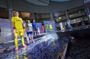 Gallos Blancos estrena uniforme de la mano de Skechers
