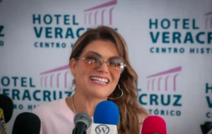 Diana Reyes presenta en Veracruz nueva versión de Querida Socia