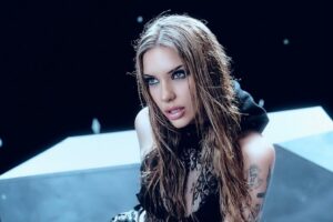Karen Méndez transforma sus heridas en fuerza con “4 Veces 4”