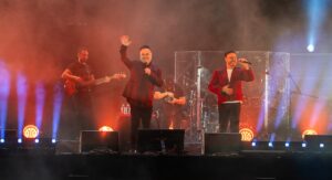 Río Roma conquista Fiestas de Octubre con sus baladas y un toque regional
